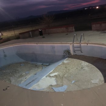 Bryce Canyon Resort - This is the so called 'seasonal pool' - Resorts Near Me - Bryce Canyon, Utah Bryce Canyon Resort - This is the so called 'seasonal pool' - Resorts Near Me - Bryce Canyon, Utah