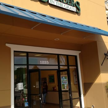Blenders In the Grass - Juice Bars & Smoothies Near Me - Oxnard, California