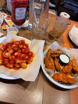 Hooters by null