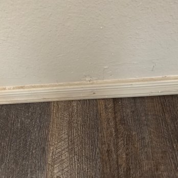 Quality Inn Show Low - Nasty baseboards the whole place!! - Hotels Near Me - Show Low, Arizona