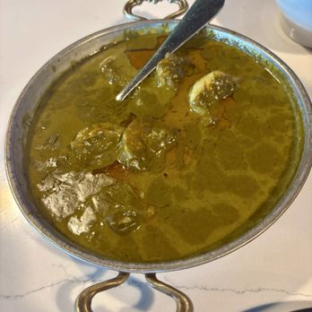 Electric Gravy Mumbai Bar & Canteen - Saag (GF) gravy with shrimp - Indian Near Me - Austin, Texas