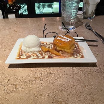 Roy's Waikiki - Pineapple upside down cake - Hawaiian Near Me - Honolulu, Hawaii