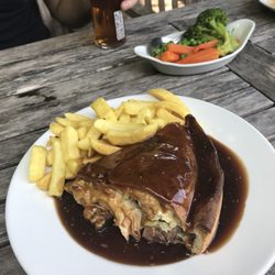 Green Man - Chicken, leek and bacon pie