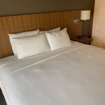 Hyatt Place Vacaville - Bed - Hotels Near Me - Vacaville, California