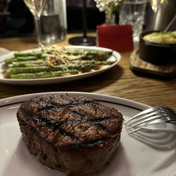 Moe's - 10oz Filet Mignon - Steakhouses Near Me - San Diego, California Moe's - 10oz Filet Mignon - Steakhouses Near Me - San Diego, California