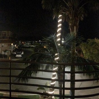 Pacific Terrace Hotel - Come on boys. Add a dimmer here. It's still daylight out on my balcony - San Diego, CA