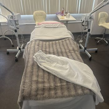 Cosmotek College - Facial set up - Cosmetology Schools Near Me - Hayward, California Cosmotek College - Facial set up - Cosmetology Schools Near Me - Hayward, California