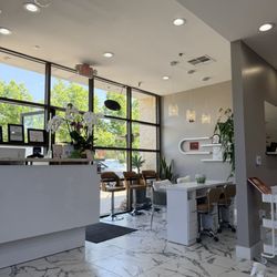 Polish Nail Lounge - Front entrance