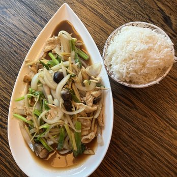 Thai District - Fresh Ginger (w/ chicken) - Thai Near Me - Long Beach, California Thai District - Fresh Ginger (w/ chicken) - Thai Near Me - Long Beach, California