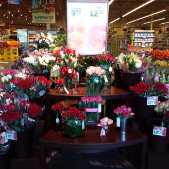 Safeway - Valentines Rose Display - Grocery Near Me - Alameda, California