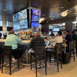 Dallas Cowboys Club - Catching Some of Stanley Cup Final of Avalanche vs Lightning game #4 before flight! (06/22/22)