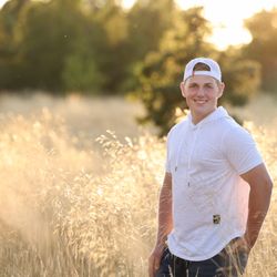 Olive Photography - Senior in gold grass