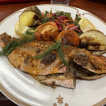 Brindis Bistro  - Red snapper - Bars Near Me - Green Valley, Arizona