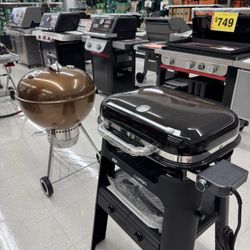 Paul's Ace Hardware - Big bbq section