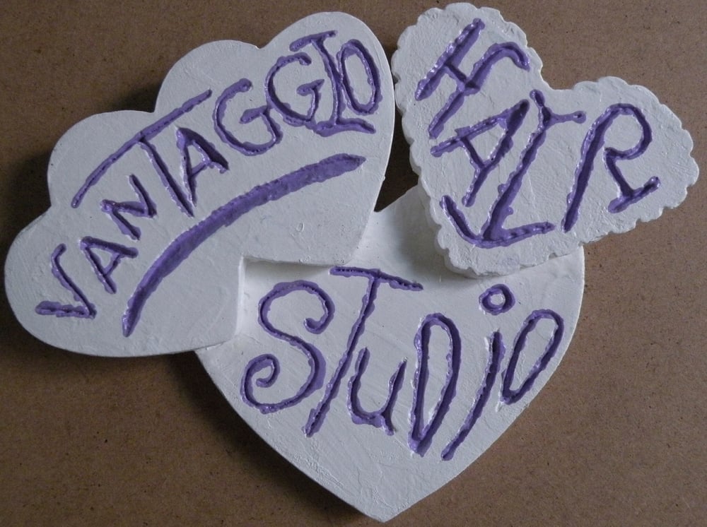 Vantaggio Hair Logo