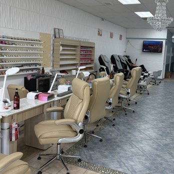 Golden Nails - Manicure area - Nail Salons Near Me - Naples, Florida Golden Nails - Manicure area - Nail Salons Near Me - Naples, Florida