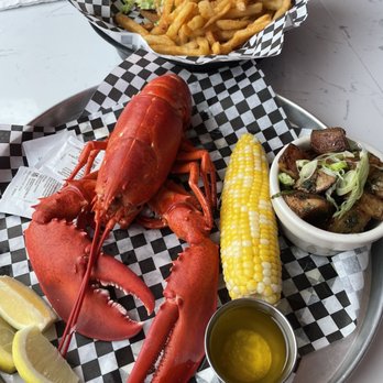 McSeagull's Restaurant - Lobster dinner and burger - Seafood Near Me - Boothbay Harbor, Maine McSeagull's Restaurant - Lobster dinner and burger - Seafood Near Me - Boothbay Harbor, Maine