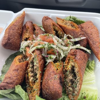 El Criollo Restaurant - Caribbean Near Me - Dracut, Massachusetts