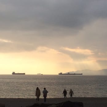 English Bay Beach Park - Ray of light - Parks Near Me - Vancouver, British Columbia English Bay Beach Park - Ray of light - Parks Near Me - Vancouver, British Columbia