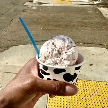 Pacific Beach Ice Cream - A big scoop of Chocolate Strawberry - Ice Cream & Frozen Yogurt Near Me - San Diego, California
