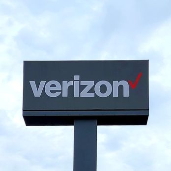 Verizon - The main sign at the store - Mobile Phones Near Me - Tampa, Florida Verizon - The main sign at the store - Mobile Phones Near Me - Tampa, Florida