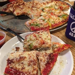 La Grande Pizza - Extra crispy thin is where it's at!!!!!!