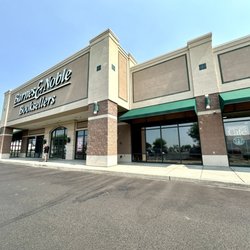 Barnes & Noble Bookstore - 7/27/24