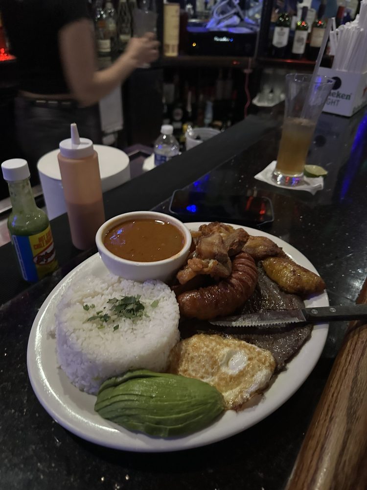 Casa Blanca Restaurant and Bar