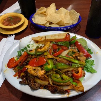 La Costa Mariscos - Fajitas salad - Mexican Near Me - Bakersfield, California