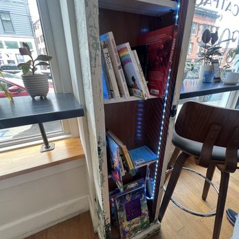 Catface Cafe - Little Free Library Inside - Breakfast & Brunch Near Me - Biddeford, Maine Catface Cafe - Little Free Library Inside - Breakfast & Brunch Near Me - Biddeford, Maine