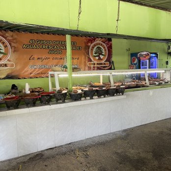 El Arbolito - Variety of sauces and toppings to add - Mexican Near Me - Chacalal, ROO