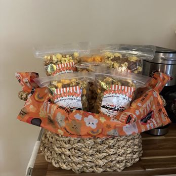 Island Popper Gourmet Popcorn - The neighbors loved the basket! - Popcorn Shops Near Me - Honolulu, Hawaii Island Popper Gourmet Popcorn - The neighbors loved the basket! - Popcorn Shops Near Me - Honolulu, Hawaii