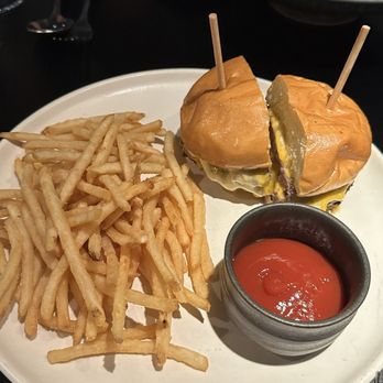 Cafe Miro - Cafe burger - Modern European Near Me - Honolulu, Hawaii Cafe Miro - Cafe burger - Modern European Near Me - Honolulu, Hawaii