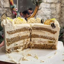 Cafe Ri Yue - Green grapes and oolong cake