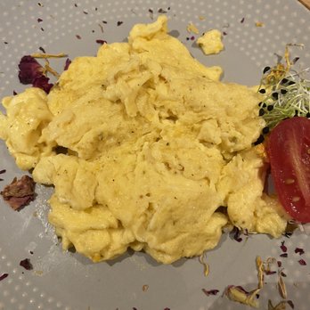 Little Sem - some scrambled eggs - Breakfast & Brunch Near Me - Aarau, AG