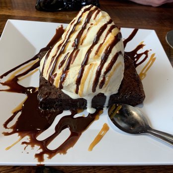 Johnny’s Tavern - Brownie à la mode - Sports Bars Near Me - Topeka, Kansas Johnny’s Tavern - Brownie à la mode - Sports Bars Near Me - Topeka, Kansas