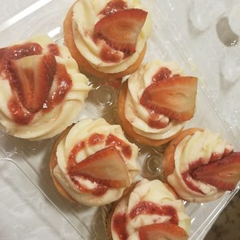 Sweetly Spoiled Treats - Ordered a dozen of these Strawberries Cupcakes for Thanksgiving dessert-lol. Delicious! - Desserts Near Me Sweetly Spoiled Treats - Ordered a dozen of these Strawberries Cupcakes for Thanksgiving dessert-lol. Delicious! - Desserts Near Me