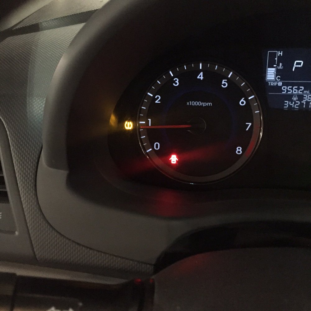 Enterprise Rent-A-Car - Low tire pressure warning light - Car Rental Near Me - Des Moines, Iowa Enterprise Rent-A-Car - Low tire pressure warning light - Car Rental Near Me - Des Moines, Iowa