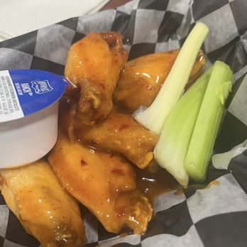 First Down Sports Bar & Grill - Sports Bars Near Me - Arlington, Virginia