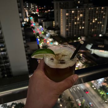 SKY Waikiki - Mai tai - Seafood Near Me - Honolulu, Hawaii