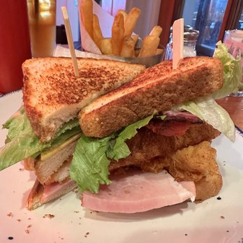 Mama's Cafe - Crispy chicken club - American Near Me - San Antonio, Texas Mama's Cafe - Crispy chicken club - American Near Me - San Antonio, Texas