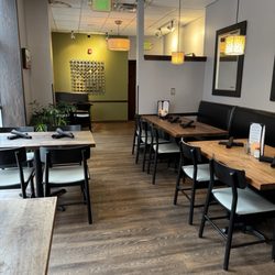 Jeffrey Adams on Fourth - Part of the seating area