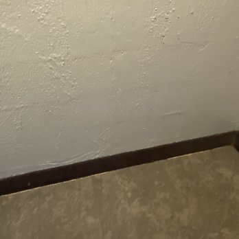 The Clarendon Hotel and Spa - Carpet unevenly cut and not fitting against wall. - Hotels Near Me - Phoenix, Arizona The Clarendon Hotel and Spa - Carpet unevenly cut and not fitting against wall. - Hotels Near Me - Phoenix, Arizona