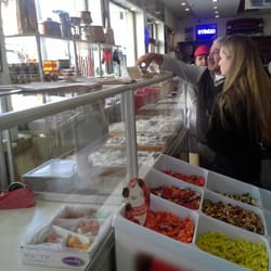 Yeni Uğur Helva - You can try several samples of the candies throughout the store.