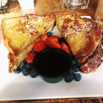 Hollow Nickel - French toast brunch (around $8-$10) - Pubs Near Me - Brooklyn, New York Hollow Nickel - French toast brunch (around $8-$10) - Pubs Near Me - Brooklyn, New York