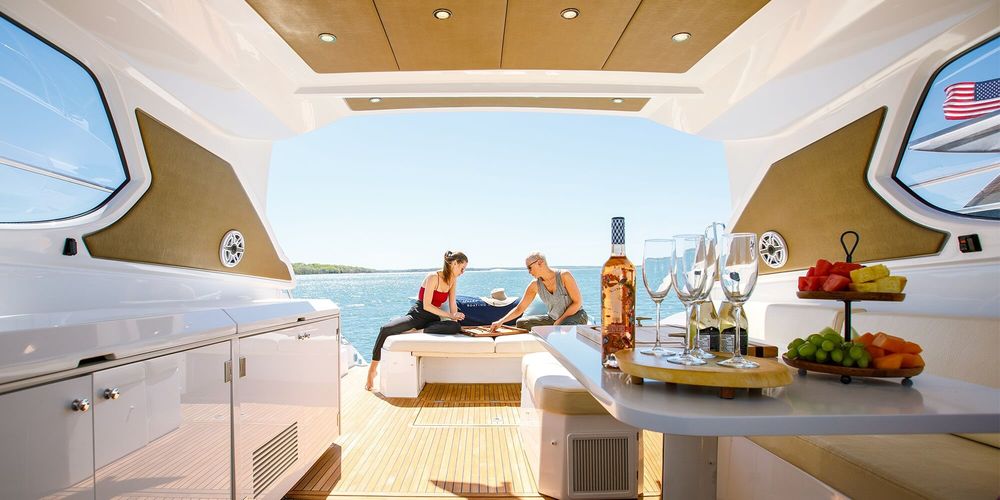 Yacht Hampton Boat Rental Logo