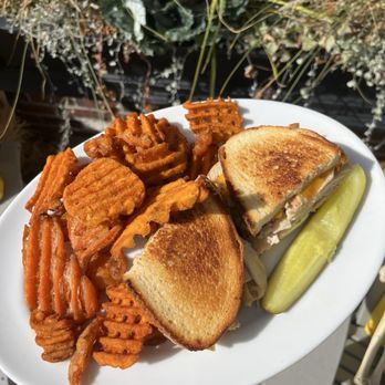 Chip's Family Restaurant - Roasted Turkey apple melt - Breakfast & Brunch Near Me - Orange, Connecticut