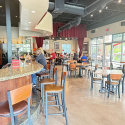 Jimi D'S - The interior and bar