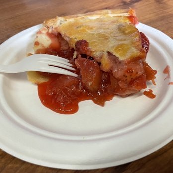 Gizdich Ranch - Strawberry rhubarb pie - Bakeries Near Me - Watsonville, California Gizdich Ranch - Strawberry rhubarb pie - Bakeries Near Me - Watsonville, California