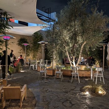 Highly Likely - Back patio - Breakfast & Brunch Near Me - Los Angeles, California